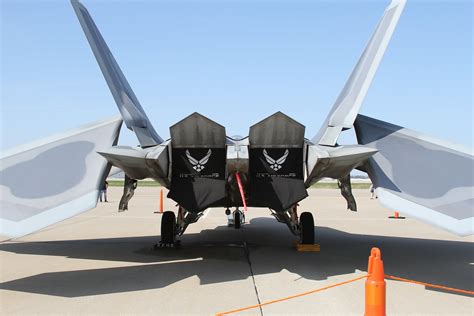 F-22 Raptor thrust vectoring